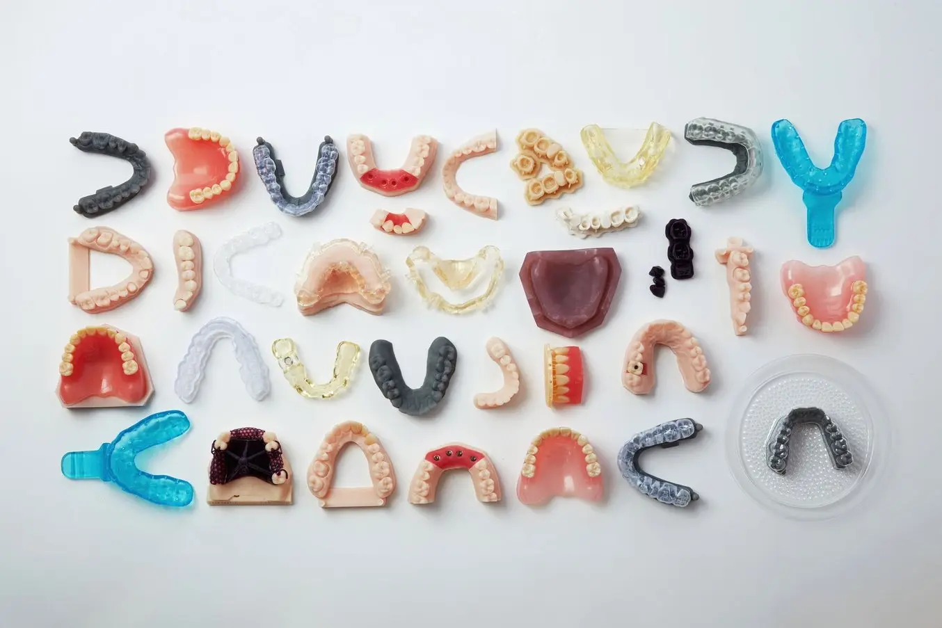 3D-gedruckte Dentalteile aus einer Vielzahl von Kunstharzen