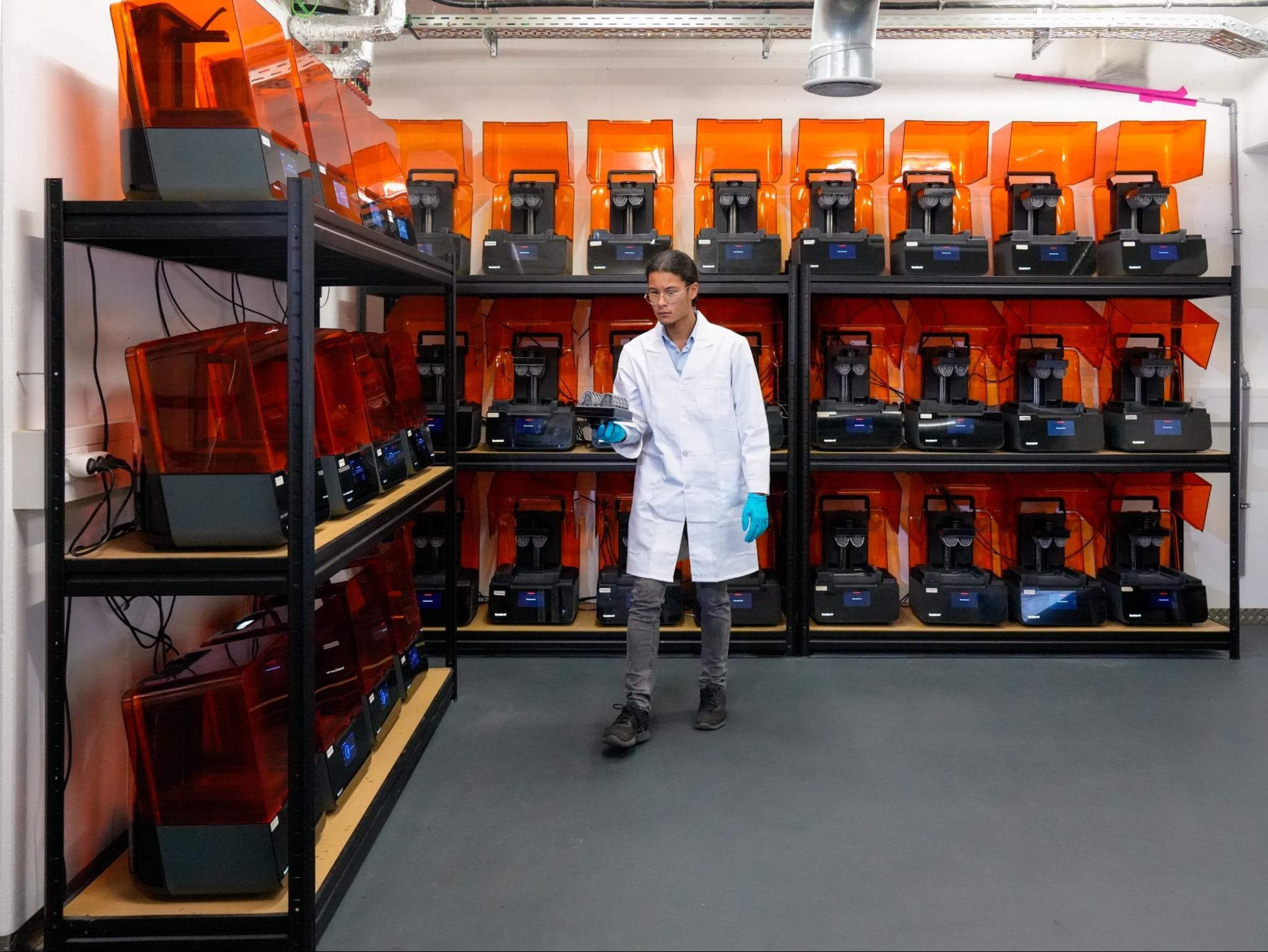 Comment Modern Clear fabrique des millions de plaques occlusales transparentes grâce à l'impression 3D