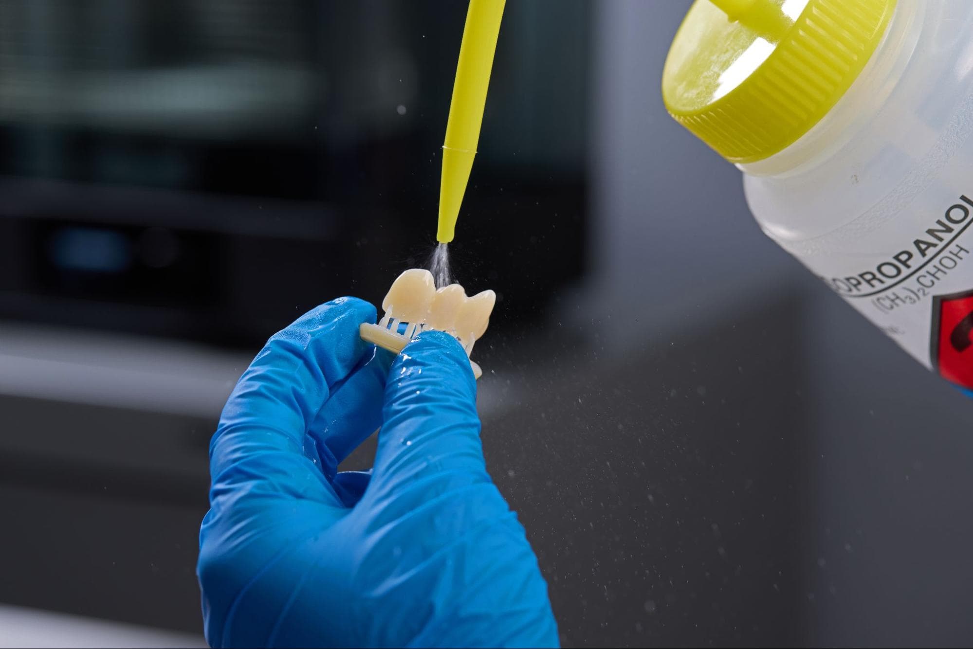 Asciugatura delle parti stampate in 3D da Formlabs