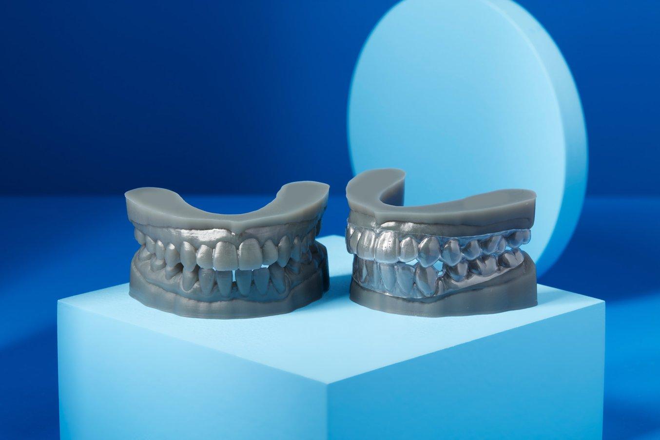 3D-gedruckte Dentalmodelle können zur Herstellung von Produkten, wie vakuumgeformten transparenten Alignern, verwendet werden.