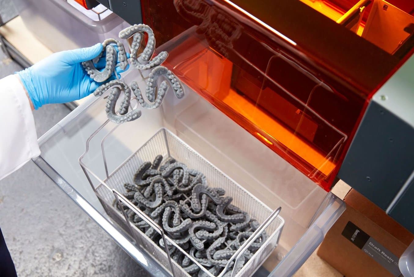 Hundreds of 3D printed aligner models
