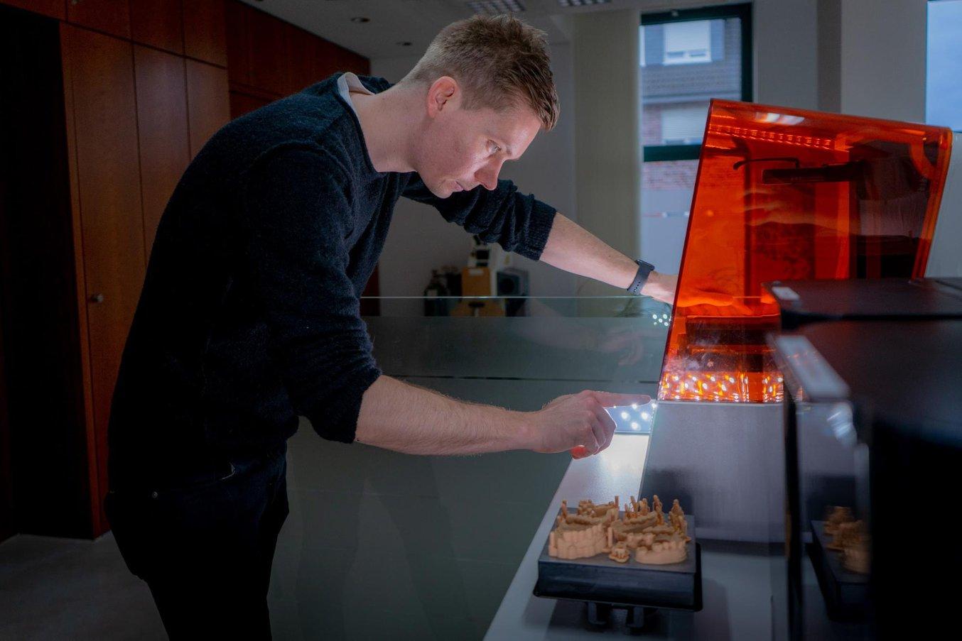 Stephan Kreimer ist begeisterter Nutzer zahnmedizinischen 3D-Drucks.